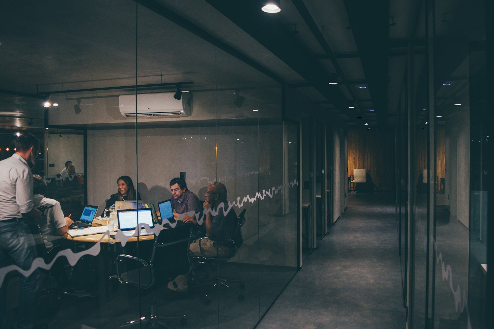 How to Choose an Office Furniture Installation Company